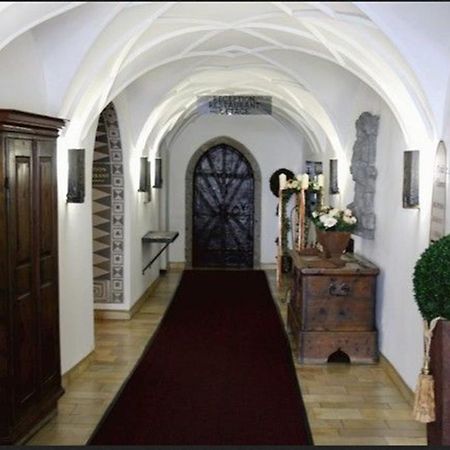 Schlosshotel Post Edelfreisitz Sprengenstein Imst Exterior foto