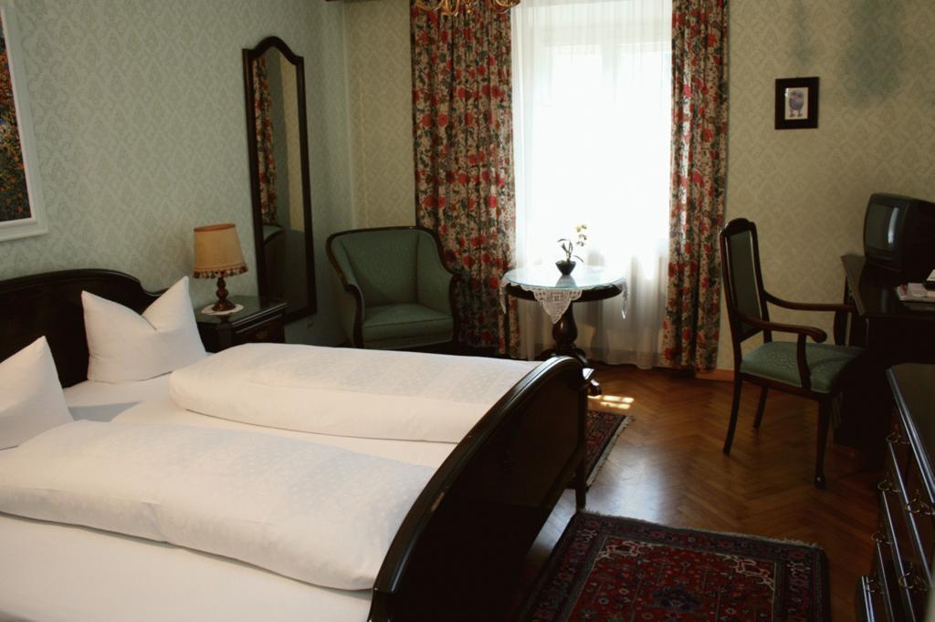 Schlosshotel Post Edelfreisitz Sprengenstein Imst Exterior foto